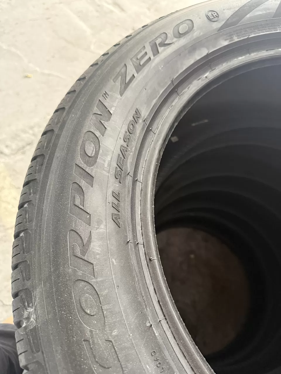 Vỏ lốp 255/60R20 Pirelli Scopion All Season, vỏ lốp ô tô Landrover Defender