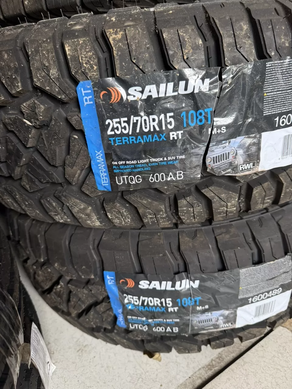 Vỏ lốp 255/70R15 sailun,  vỏ lốp Xe Toyota Hilux 3.0G