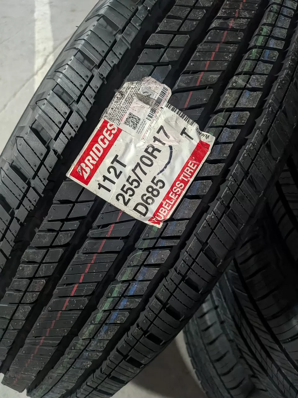 Vỏ lốp 255/70R17 Bridgestone Dueler D685
