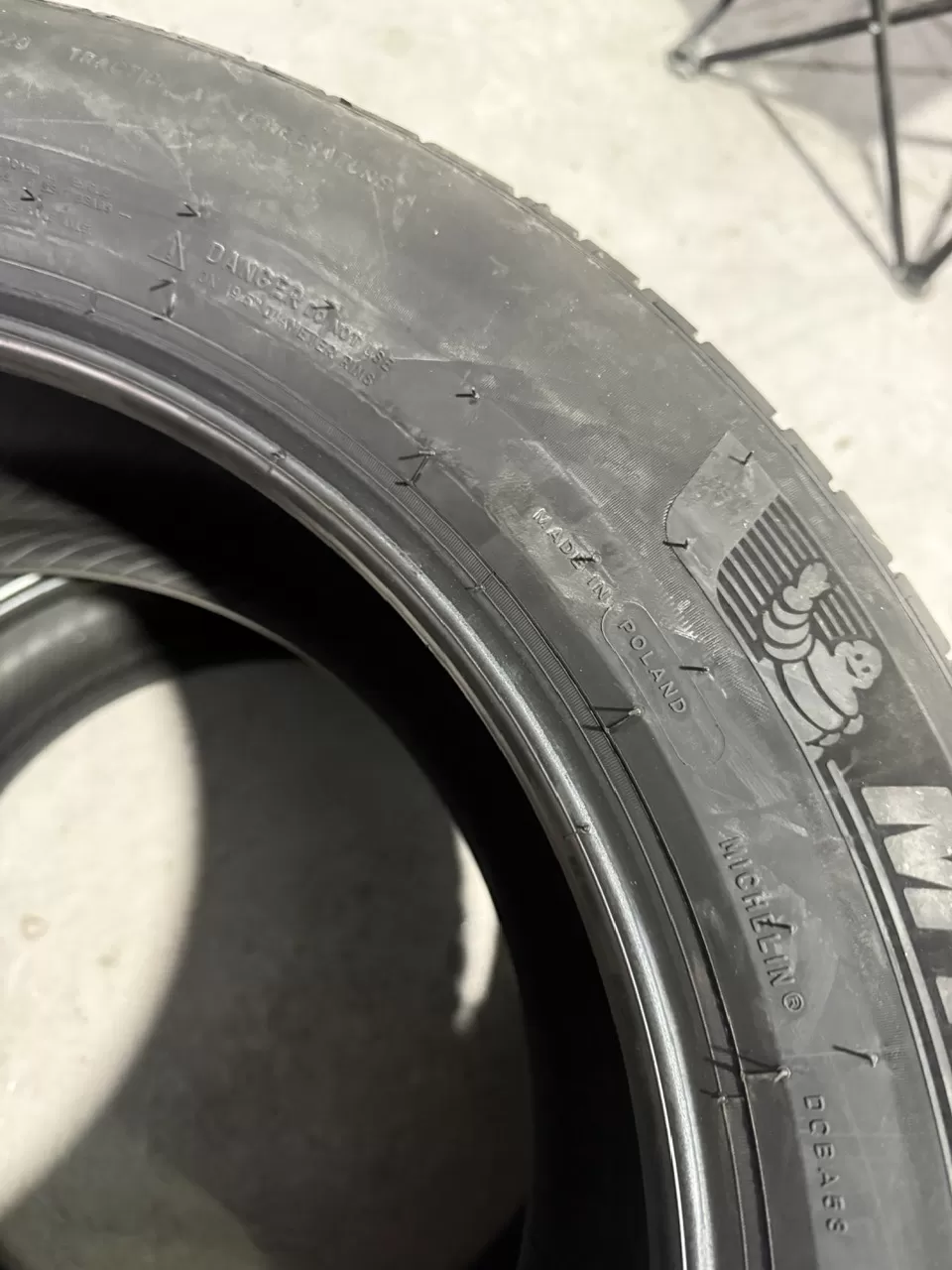 Vỏ lốp 285/45R19 Michelin Pilot Spot 4, vỏ lốp sau xe Vinfast Lux SA 2.0