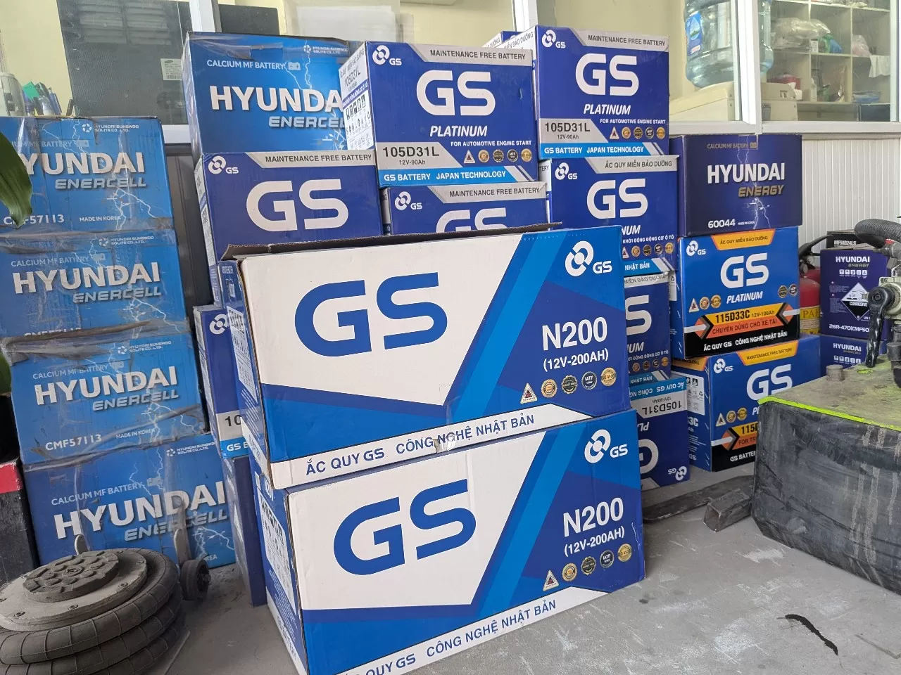 Dịch vụ thay và cứu hộ ác quy