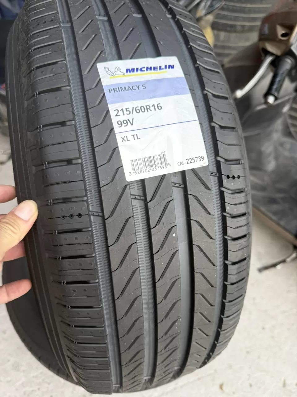 Vỏ lốp 215/60R16 Michelin Primacy, vỏ lốp ô tô Lexus GS 300, vỏ lốp ô tô Mitsubishi Grandis 2.4, vỏ lốp ô tô Camry 2.4G, vỏ lốp ô tô Camry LE 2.4 Mỹ, vỏ lốp ô tô Camry 3.0, vỏ lốp ô tô Camry 2.0E