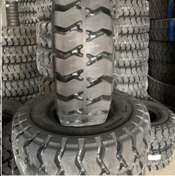 Vỏ lốp xe nâng hơi 550-15, 550-15 Maxxis M260N 8Pr