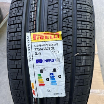 275/45R21 Pirelli Scorpion 