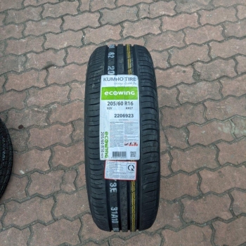 Vỏ lốp 205/60R16 92V KH27 KUMHO VIỆT NAM, vỏ lốp xe ô tô BMW 320i, vỏ lốp Chevrolet Cruze, vỏ lốp xe Ford Ecosport, vỏ lốp xe ô tô Ford Focus 1.6, vỏ lốp xe ô tô Kia Carens, vỏ lốp xe ô tô Kia Soul, vỏ lốp xe ô tô Mazda 3