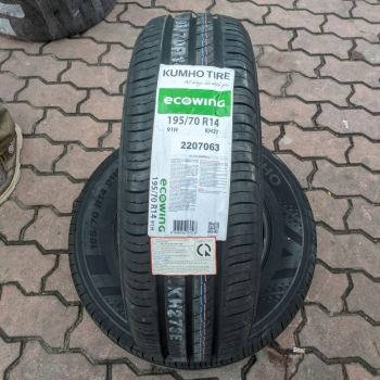 195/70R14 91H KH27 KUMHO VIỆT NAM vỏ lốp Xe: Toyota Zace, Camry GLi, Toyota Innova J