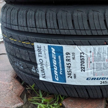 245/45R19 KL33 98H KUMHO VIỆT NAM vỏ lốp Xe: BMW 740Li, BMW 750Li, Hyundai Tucson, Hyundai Equus, Kia Sportage, Lexus LS460, Mercedes S450