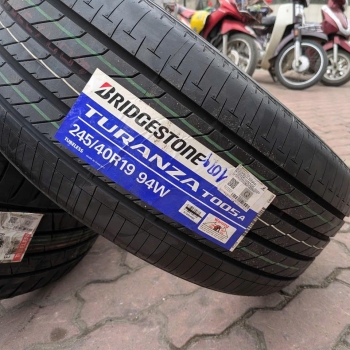 245/40R19 Bridgestone T005A Turanza vỏ lốp Xe: Vinfast Lux A2.0, Mercedes E300 2.0, Mercedes S500 lốp trước