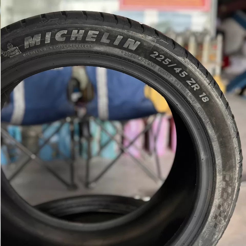 Vỏ lốp 225/45R18 Michelin Pilot spot 5, vỏ lốp Xe BMW 330i 2017, Hyundai Genesis coupe 2.0AT, Kia Optima 2.0, Mercedes C250 2.0
