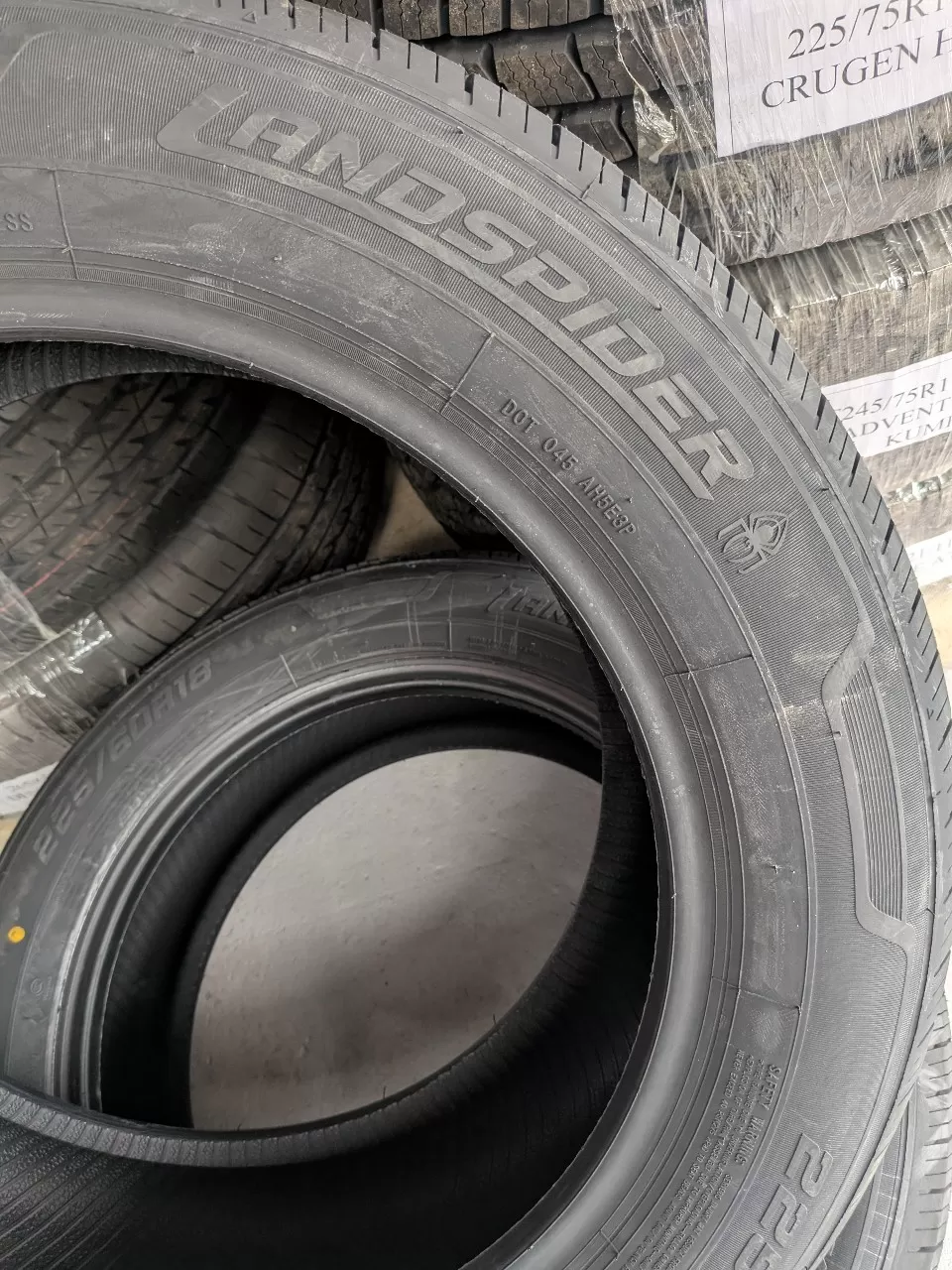 225/60R18 Landspider Citytraxx HT vỏ lốp ô tô Honda Accord 3.5, vỏ lốp ô tô Honda CRV 2.4AT, vỏ lốp ô tô Lexus NX 200T F Sport 2.0, vỏ lốp ô tô Nissan Xtrail 2.0, vỏ lốp ô tô Subaru Outback