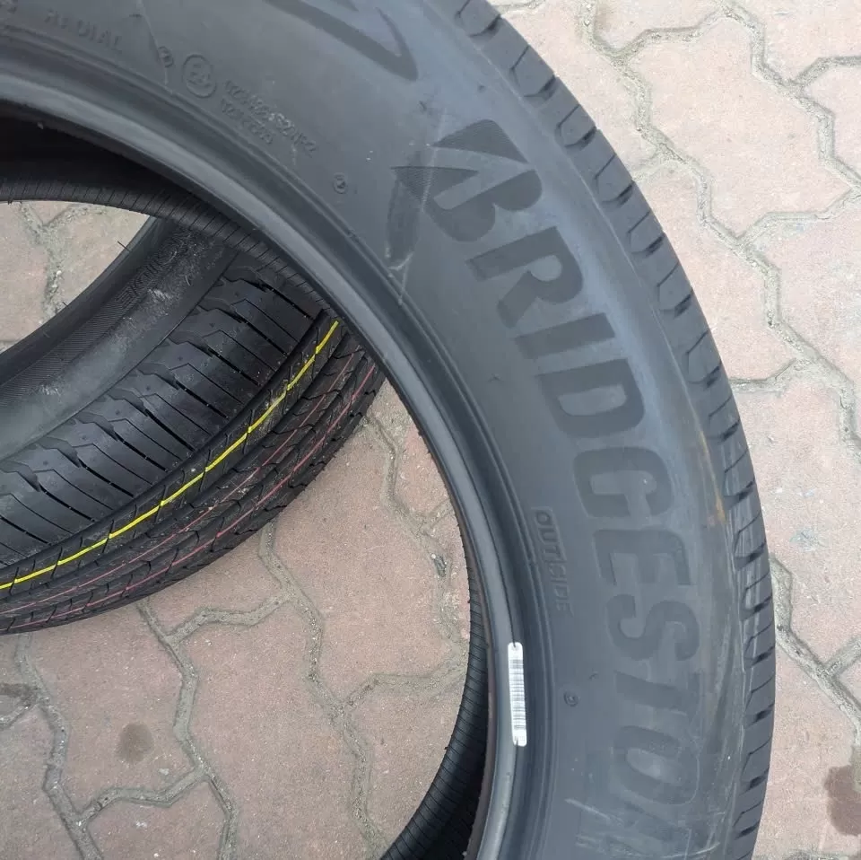235/55R19 Bridgestone EHL1 Ecopia Thái Lan vỏ lốp Xe: Audi Q5, Hyundai Santafe, Kia Carnival, Land Rover Discovery, Rover Evoque, Lexus RX350, Lexus RX450, Mercedes GLC200 GLC250 GLC300, Volvo XC60