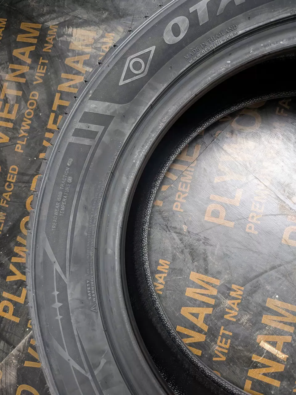 Vỏ lốp 235/55R19 Otani Thái Lan KC2000,  235/55ZR19, vỏ lốp ô tô Audi Q5, Hyundai Santafe, Kia Carnival, vỏ lốp ô tô Land Rover Discovery,Rover Evoque, vỏ lốp ô tô Lexus RX350, vỏ lốp ô tô Lexus RX450, vỏ lốp ô tô Mercedes GLC200 GLC250 GLC300