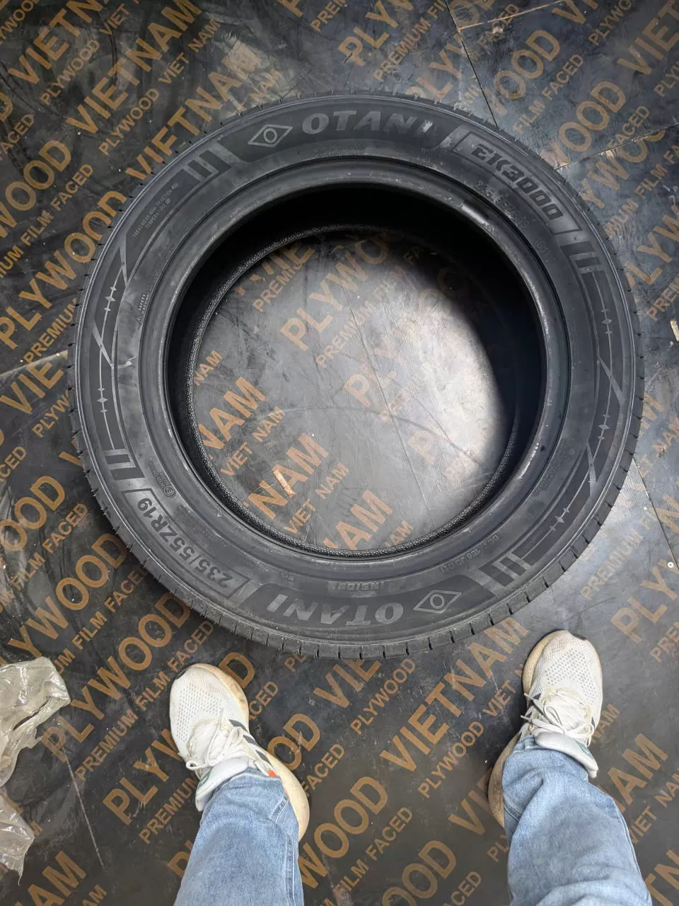 Vỏ lốp 235/55R19 Otani Thái Lan KC2000,  235/55ZR19, vỏ lốp ô tô Audi Q5, Hyundai Santafe, Kia Carnival, vỏ lốp ô tô Land Rover Discovery,Rover Evoque, vỏ lốp ô tô Lexus RX350, vỏ lốp ô tô Lexus RX450, vỏ lốp ô tô Mercedes GLC200 GLC250 GLC300