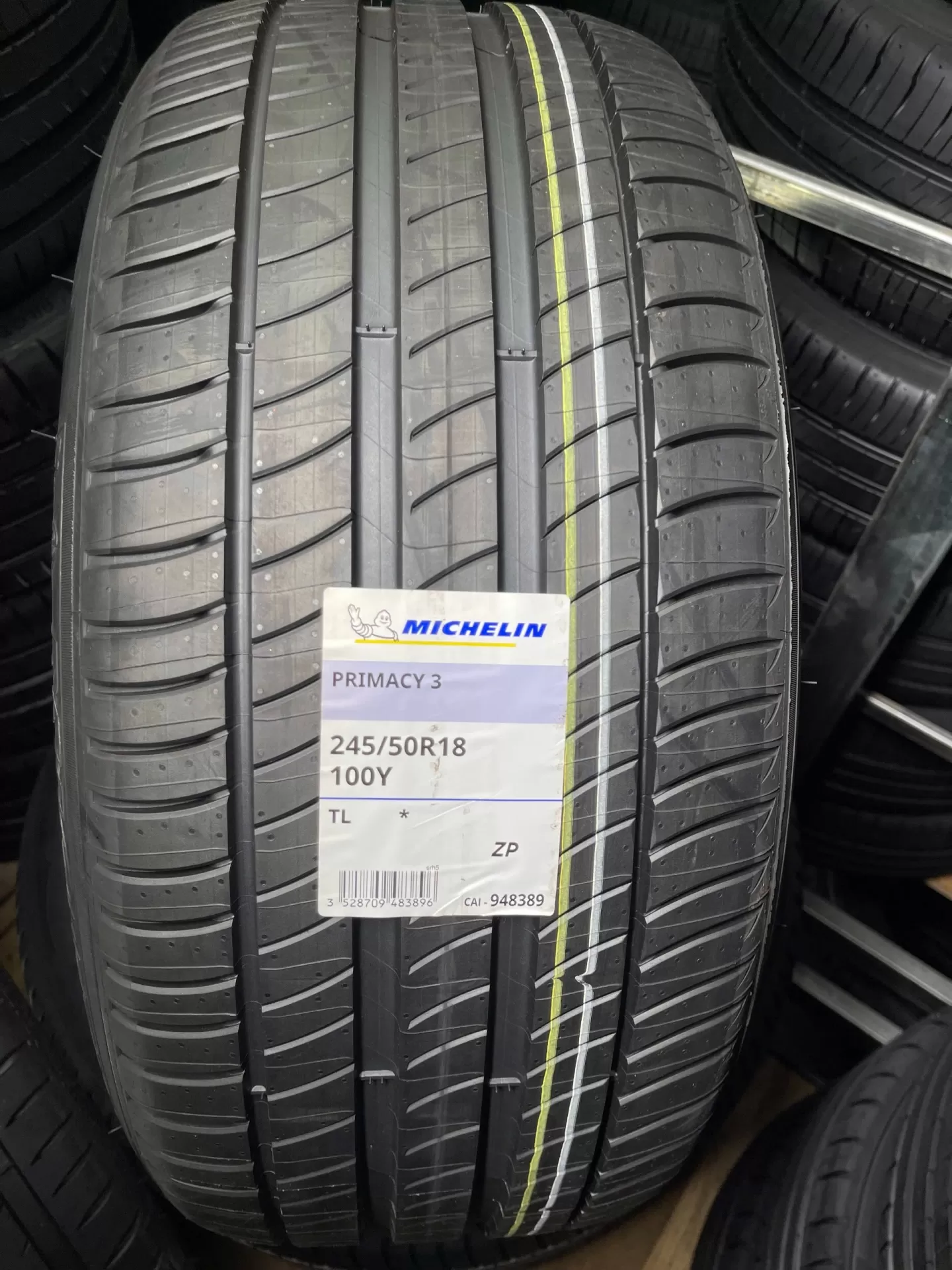 Vỏ lốp Michelin 245/50R18 chống xịt, vỏ lốp 245/50R18 Runflat, vỏ lốp ô tô BMW 535i, vỏ lốp BMW 730Li, vỏ lốp BMW 750Li, vỏ lốp BMW X4 2.0, vỏ lốp BMW X3 3.0, vỏ lốp BMW 528i, vỏ lốp Hyundai Equus, vỏ lốp Mercedes S400