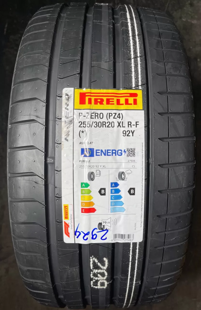 255/30R20 Pirelli Runflat