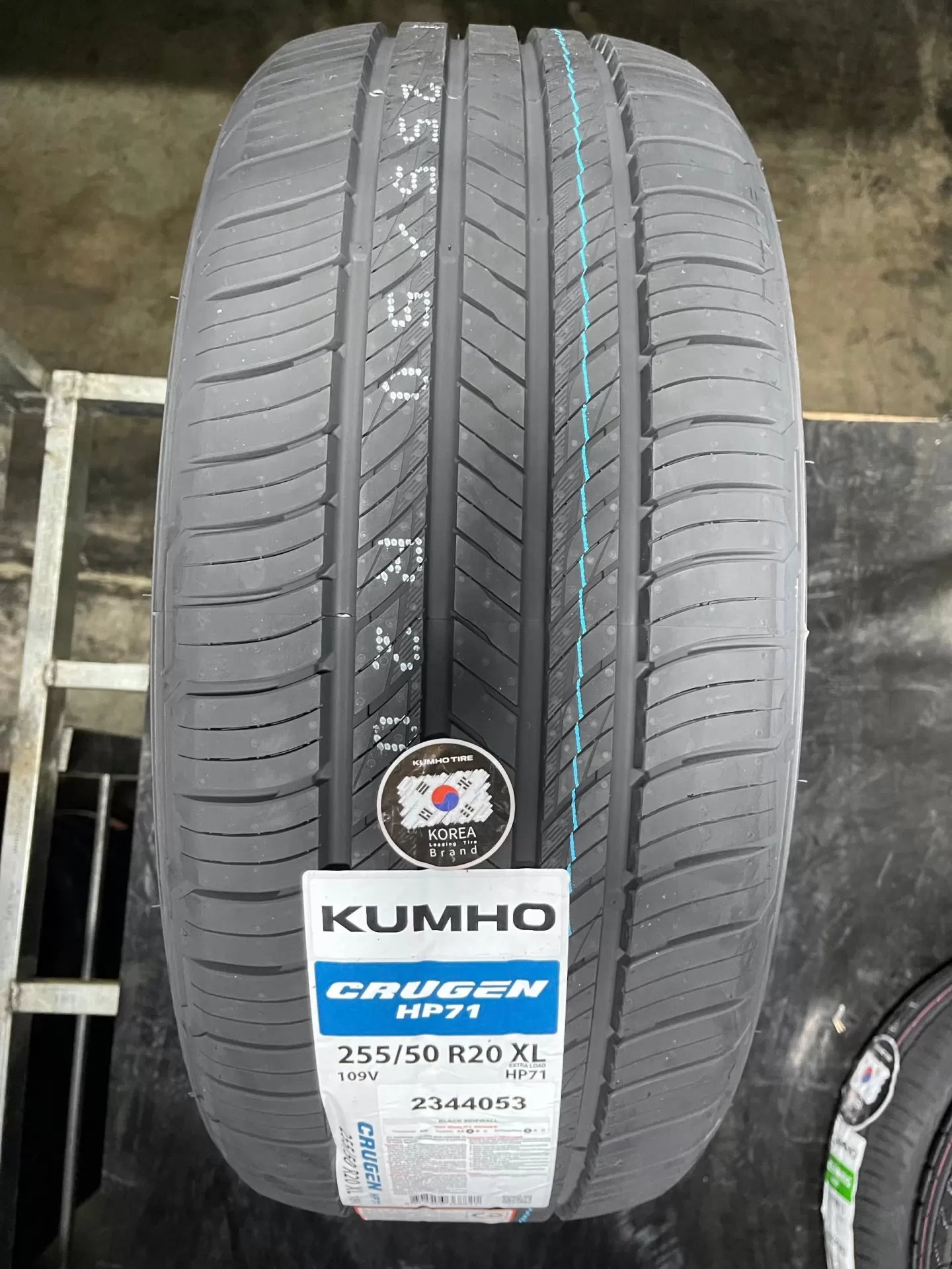 Vỏ lốp 255/50R20 Kumho