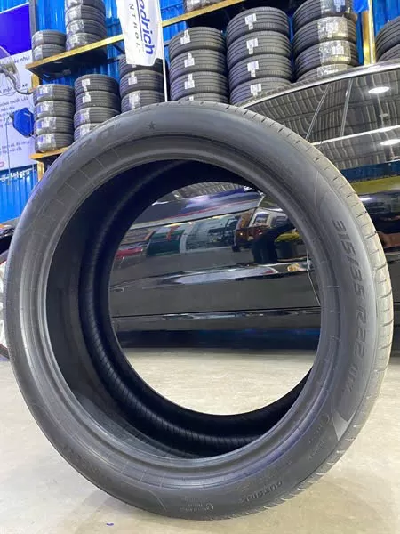 Vỏ lốp 315/35R22 Pirelli Prezo PZ4 Runflat