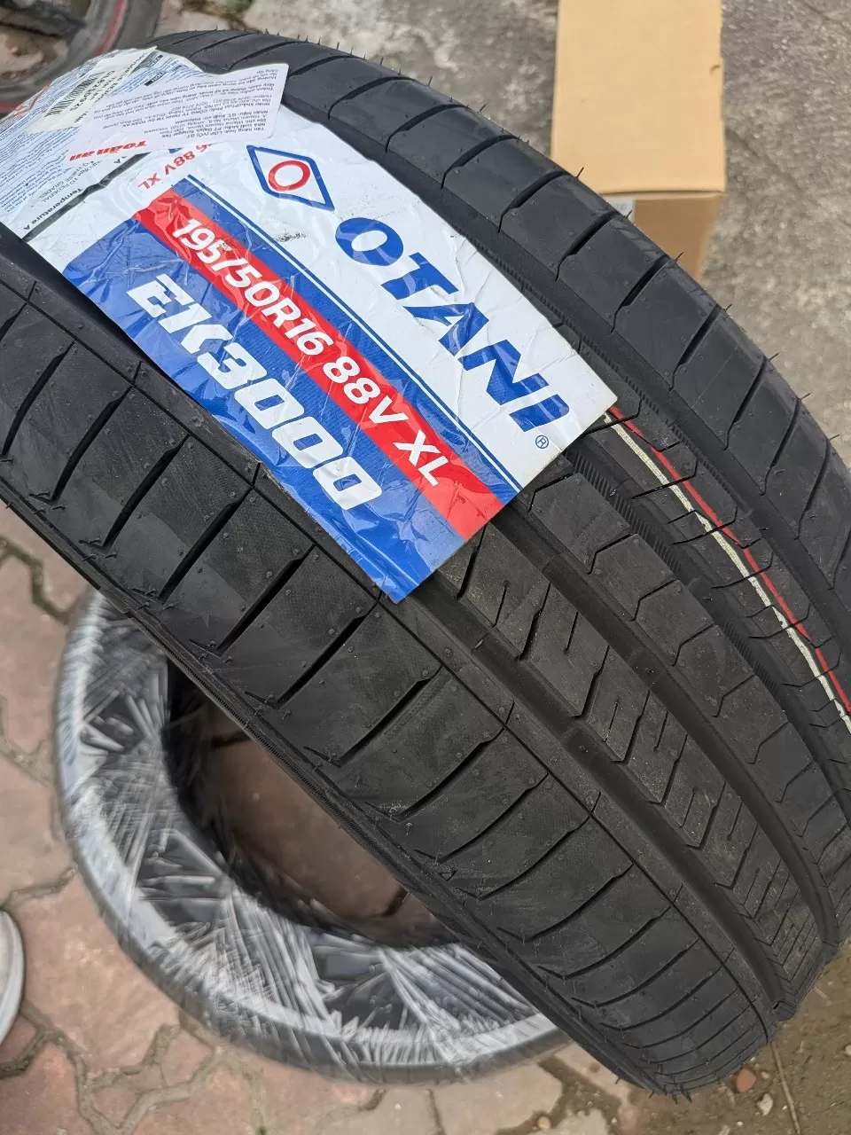 Vỏ lốp 195/50R16 Otani Thái Lan, Vỏ lốp xe ô tô Ford Fiesta, Vỏ lốp xe ô tô Hyundai Accent 1.4, Vỏ lốp xe ô tô SUZUKI SWIFT, Vỏ lốp xe ô tô Yaris 1.5